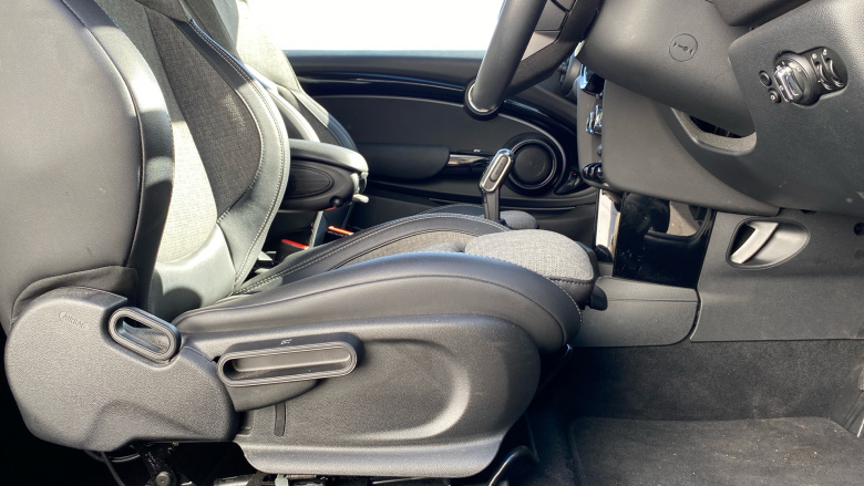 MINI Hatchback 135kW Cooper S Level 2 33kWh 3dr Auto Electric Hatchback